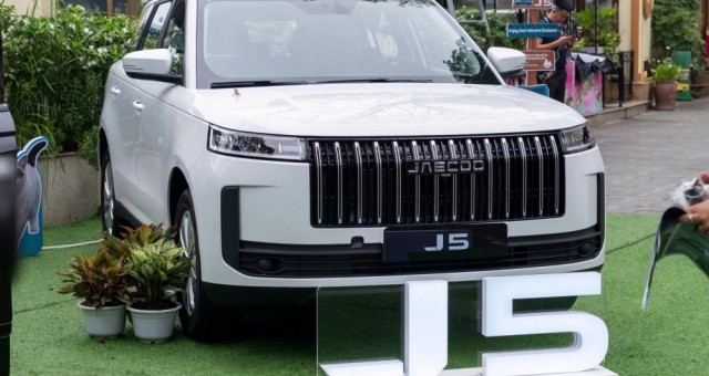Tháng 8 vắng xe mới, thị trường ô tô Việt chỉ chờ Jaecoo J5 và Lynk & Co 02